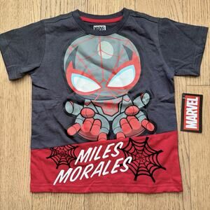 Boys Spider-Man T-shirt Size 5 - NWT